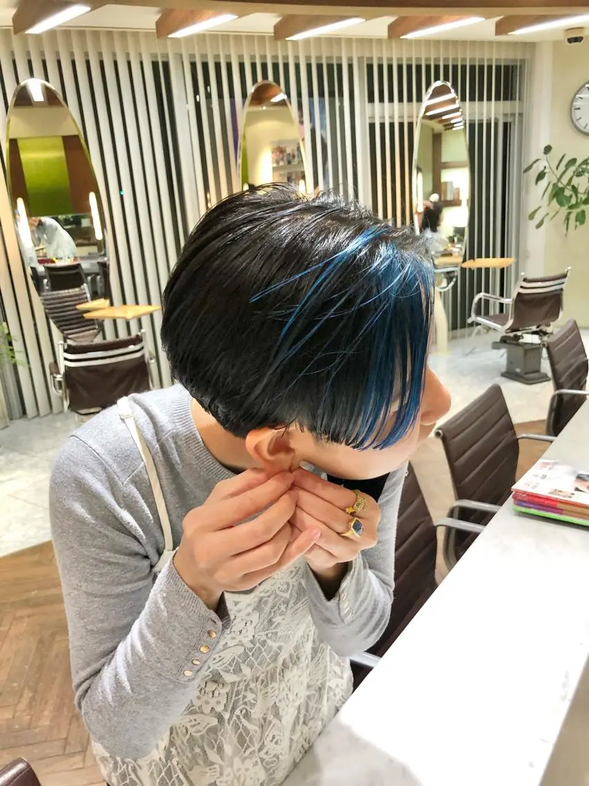 ショート カラー tokute Takahashiのヘアスタイル