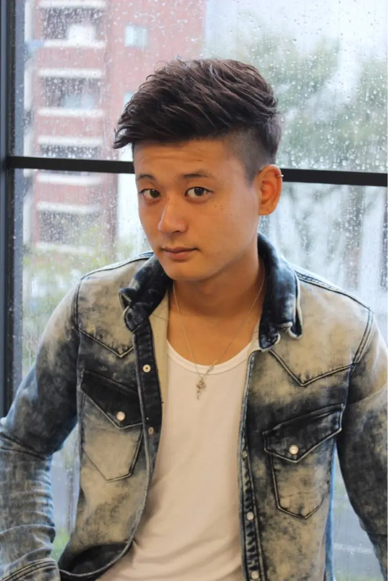 カラー メンズ 刈り上げ アッシュ 吉岡 昌吾のヘアスタイル