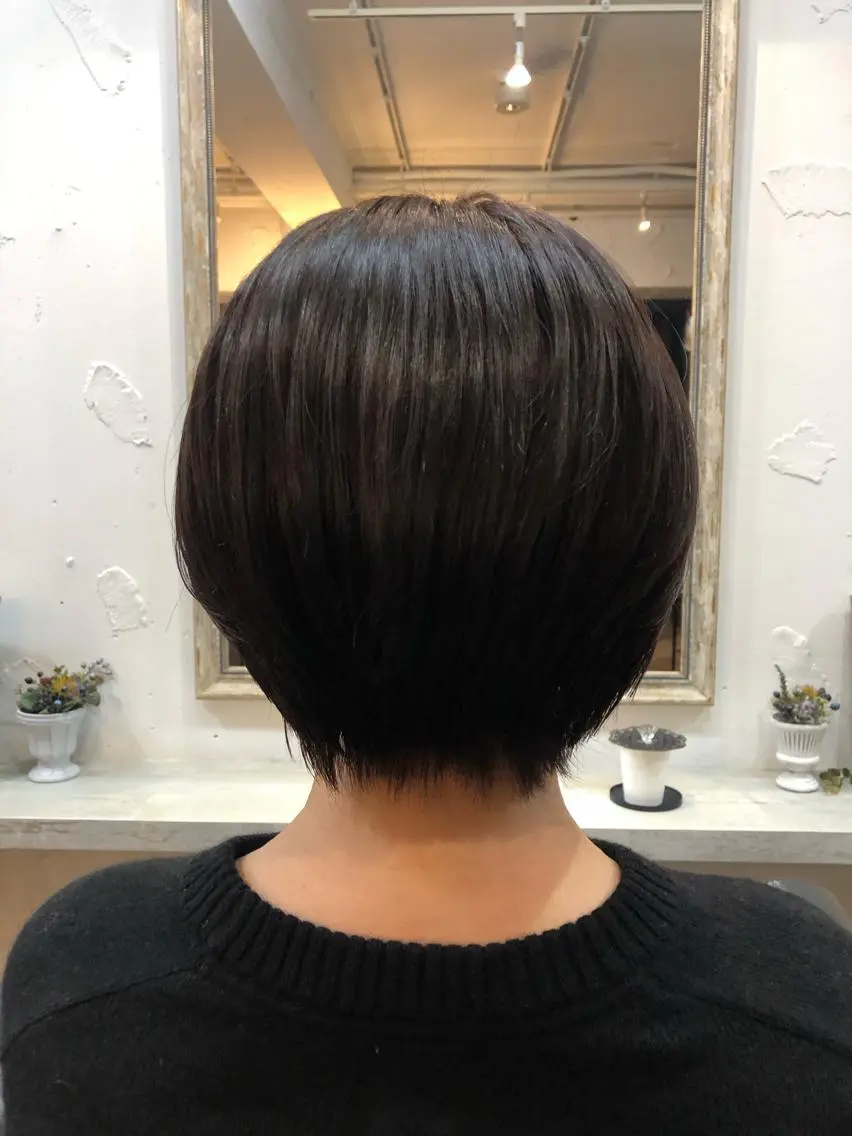 ショート カラー 庭山 理沙のヘアスタイル