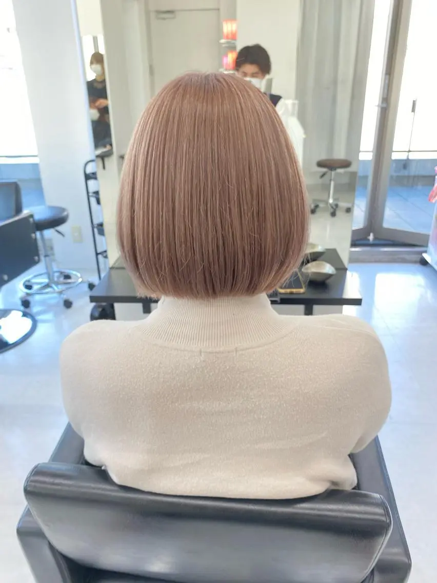 ショート カラー ブリーチ ピンクカラー シルバー カット ヘアカラー 三戸 修平のヘアスタイル