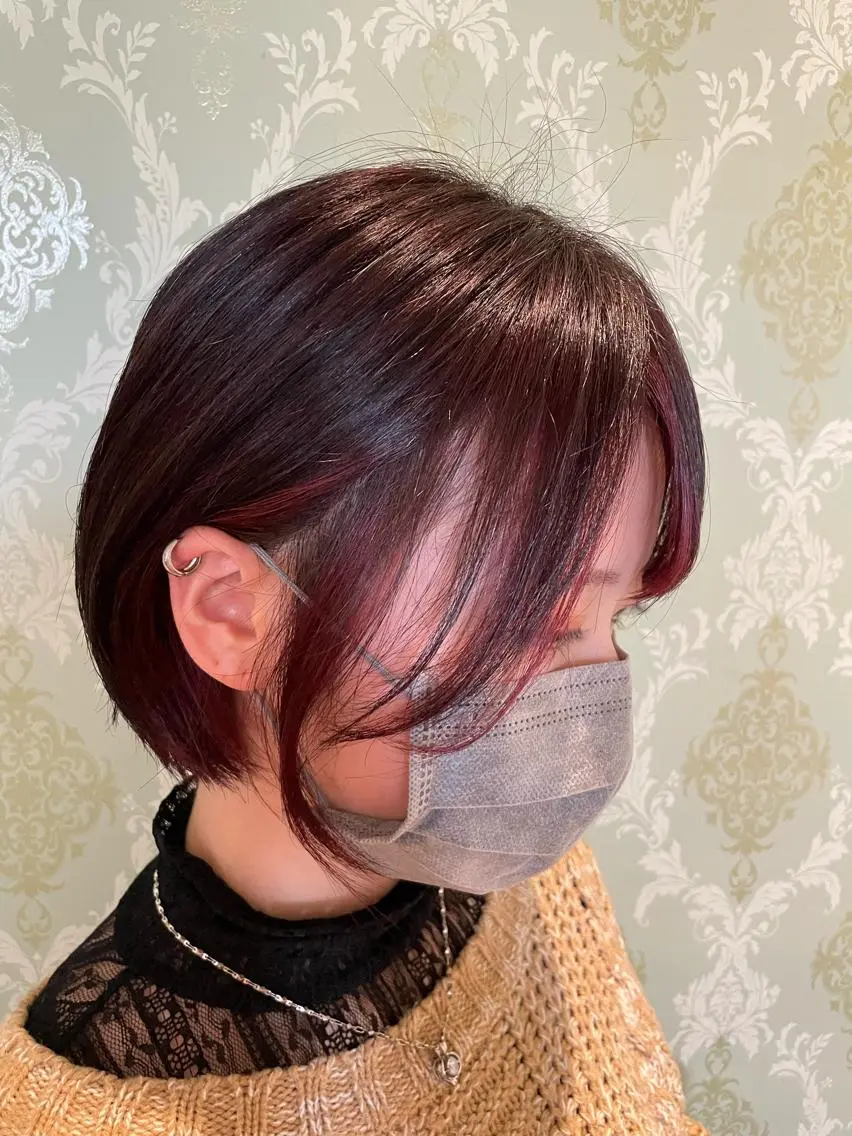 ショート カラー カシス ピンクカラー ヘアカラー EARTH中島 秋桜久のヘアスタイル