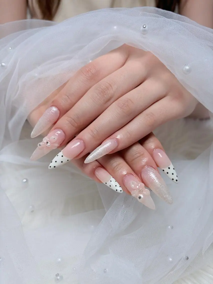 ネイル 長さ出し ジェルネイル ガーリー キラキラネイル 韓国ネイル ハンドネイル ハオ ネイルのネイルデザイン