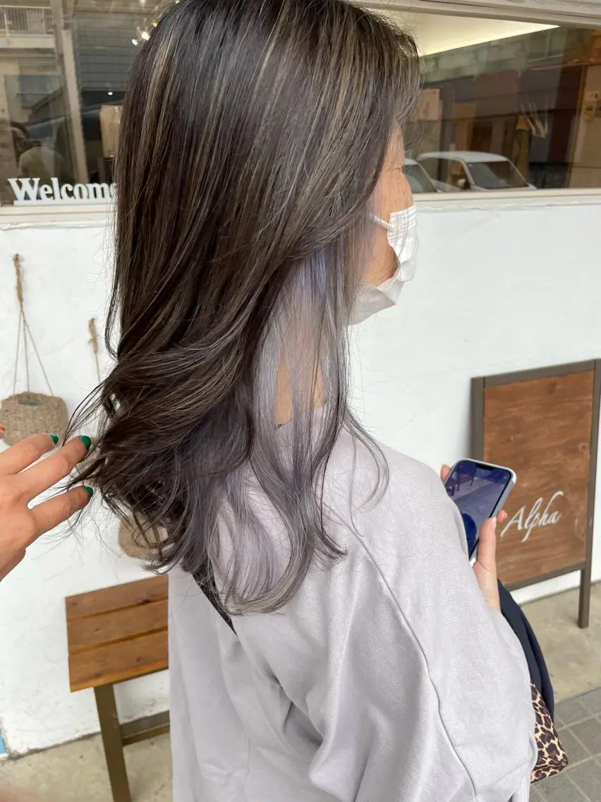 セミロング カラー シルバー 正分 真美のヘアスタイル