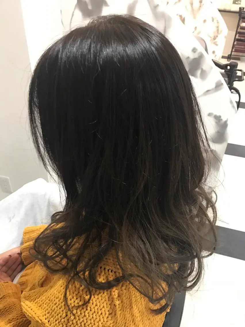 セミロング 馬渕 由梨のヘアスタイル