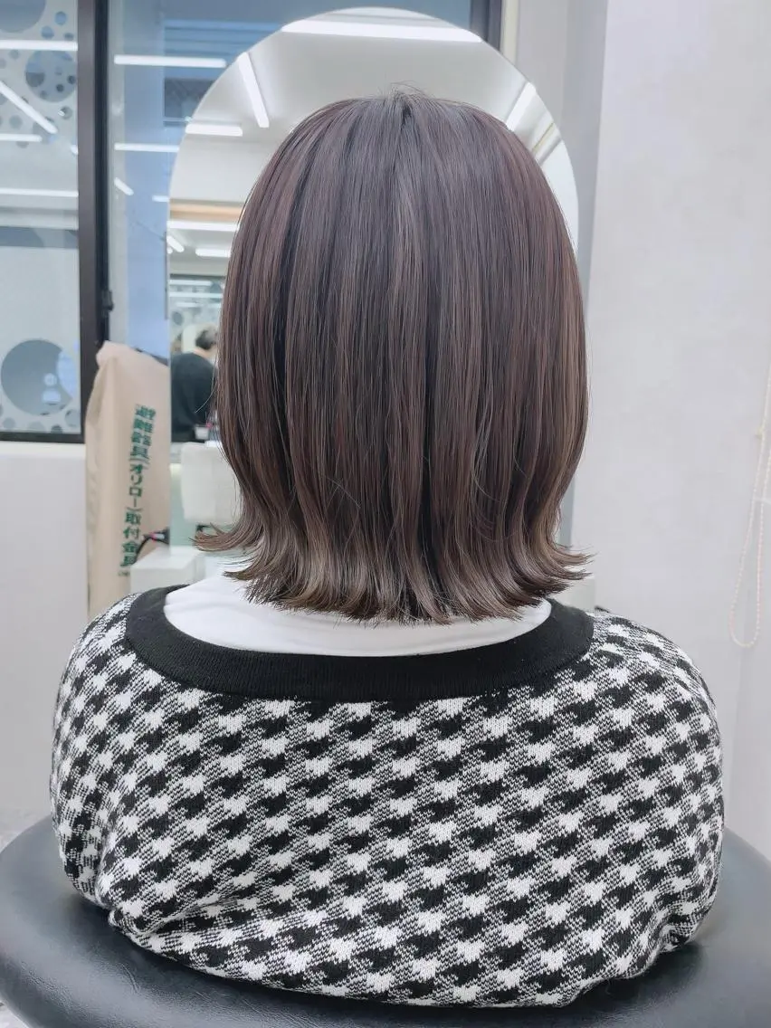 ショート カット ヘアカラー トリートメント 透明感オリーブ🫒/ ブリーチなしWカラーのヘアスタイル