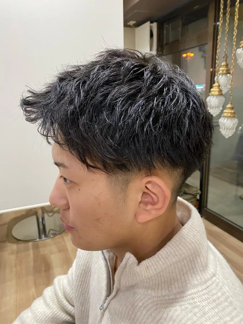 メンズ アップバング 刈り上げ 東田 恋のヘアスタイル