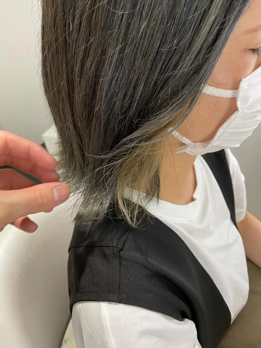 ショート カラー アッシュ ベージュカラー 透明感カラー イヤリングカラー 神保 佑斗のヘアスタイル