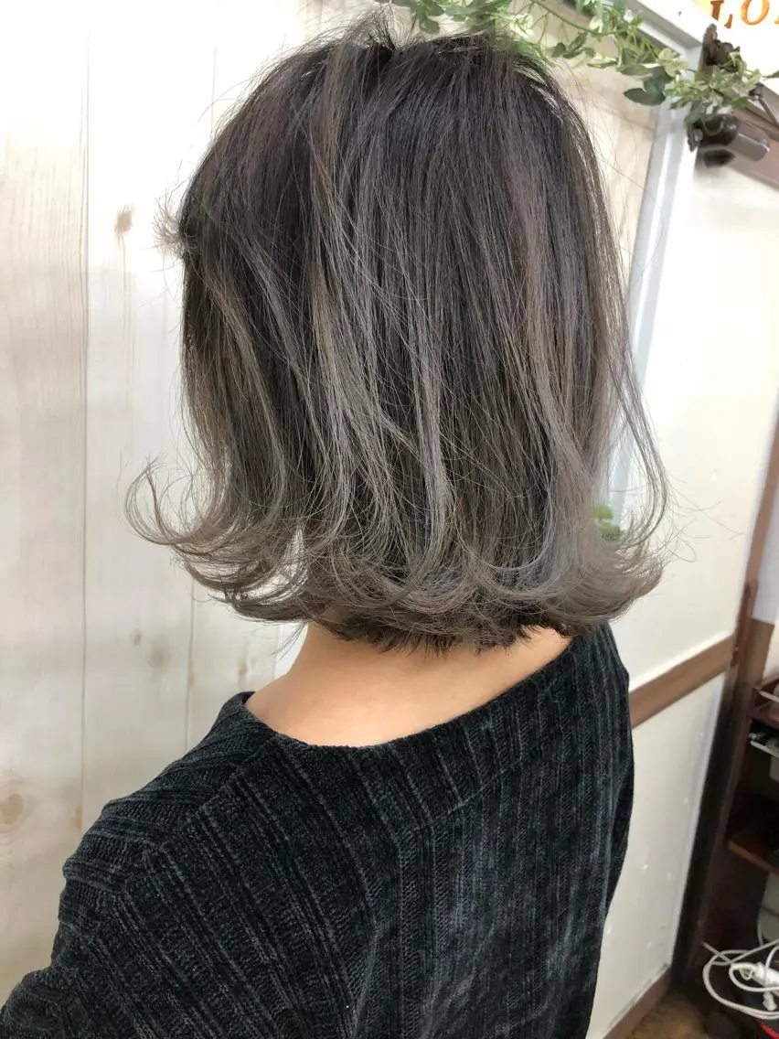 ショート カラー バレイヤージュ グラデーションカラー グレージュ レイヤーカット ヘアカラー PSY(サイ)池袋 金田尚久🎨のヘアスタイル