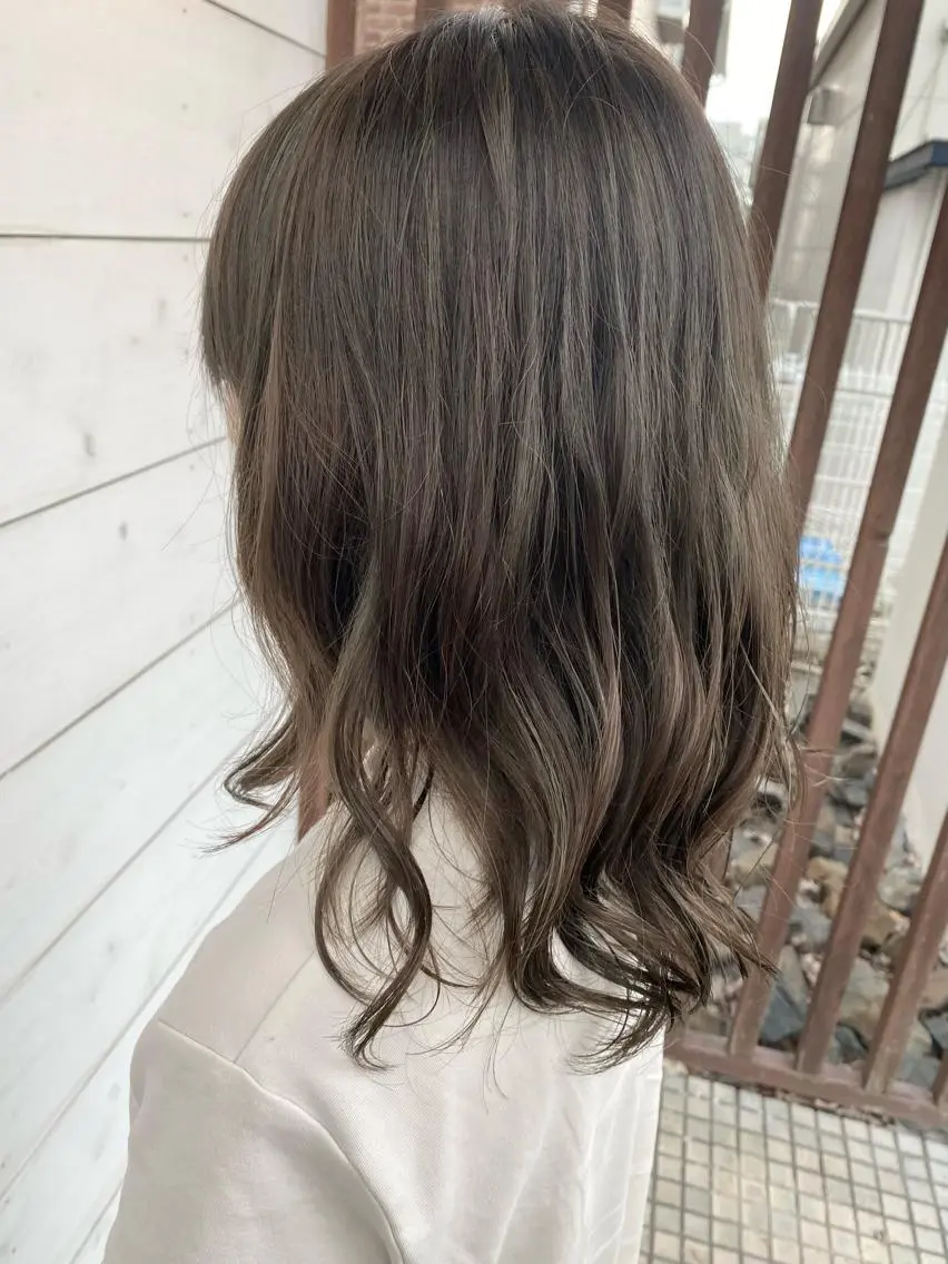 カラー SALOWIN栄 高須大貴のヘアスタイル