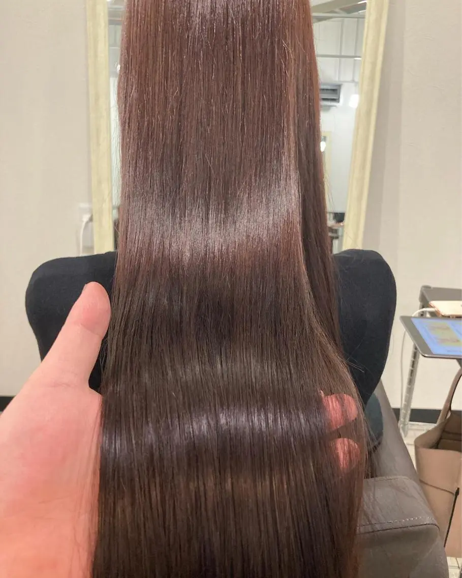 カラー Misirlou Hairのヘアスタイル