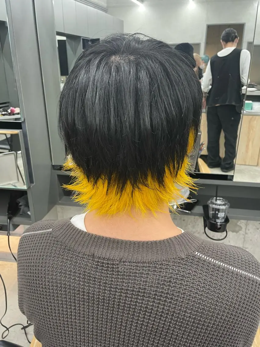 ミディアム カラー インナーカラー 推し ブリーチ 髪質改善のヘアスタイル
