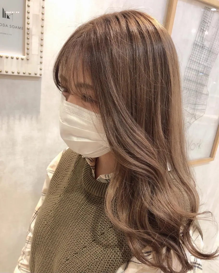 カラー ベージュカラー ブリーチ ケアブリーチ ミルクティーベージュ 三村 桜生のヘアスタイル