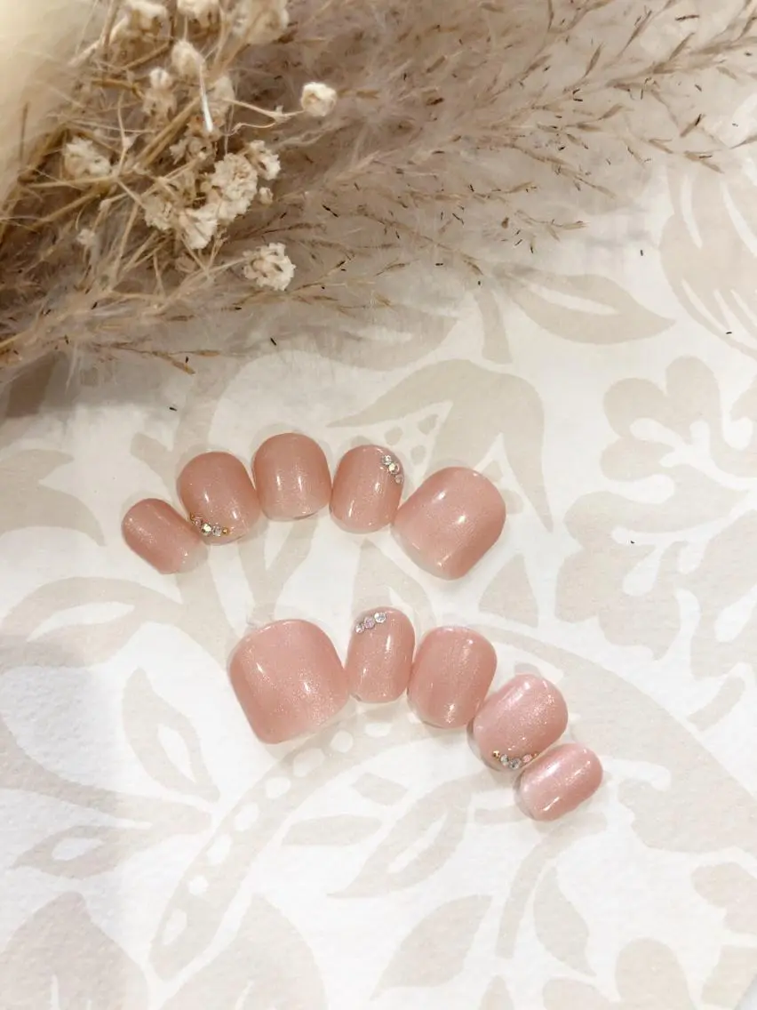 ショート キッズ ネイル 成人式 ネイルチップ ブライダルネイル Luana nail (ルアナネイル)のネイルデザイン