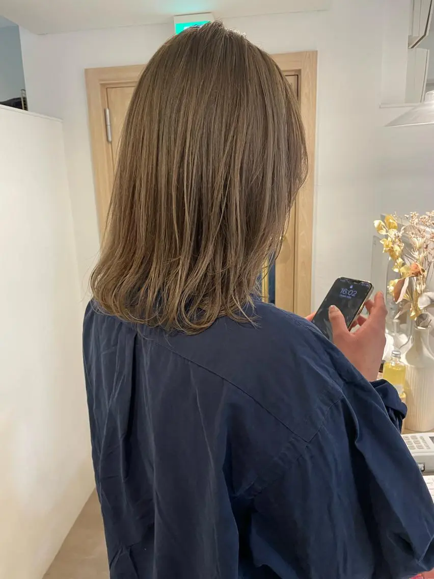 カラー ベージュカラー オリーブベージュ 大迫 江梨のヘアスタイル
