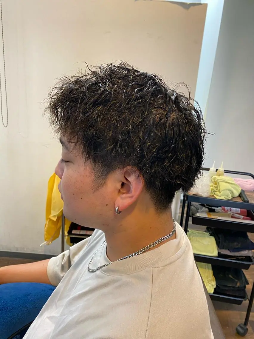 ショート パーマ メンズ 堀 広夢のヘアスタイル