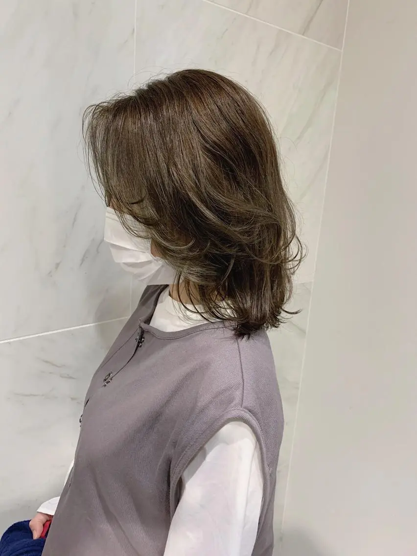 ミディアム カラー ベージュカラー オリーブベージュ チバ タクミのヘアスタイル