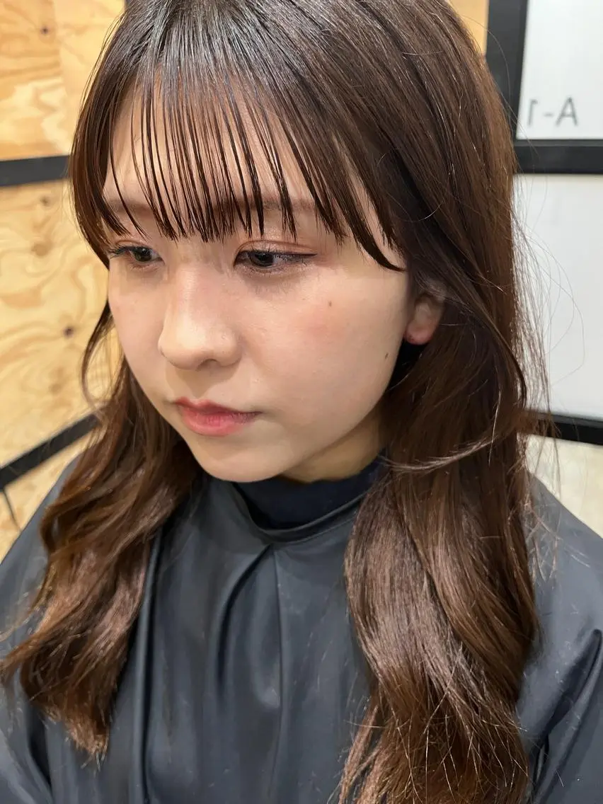 セミロング カラー パーマ ヘアアレンジ メンズ キッズ ネイル マツエク・マツパ アイブロウ メンズブリーチ メンズハイライト メンズインナーカラー メンズ韓国風 ブリーチ カット ヘアカラー トリートメント ヘッドスパ 久木原 ゆりのヘアスタイル