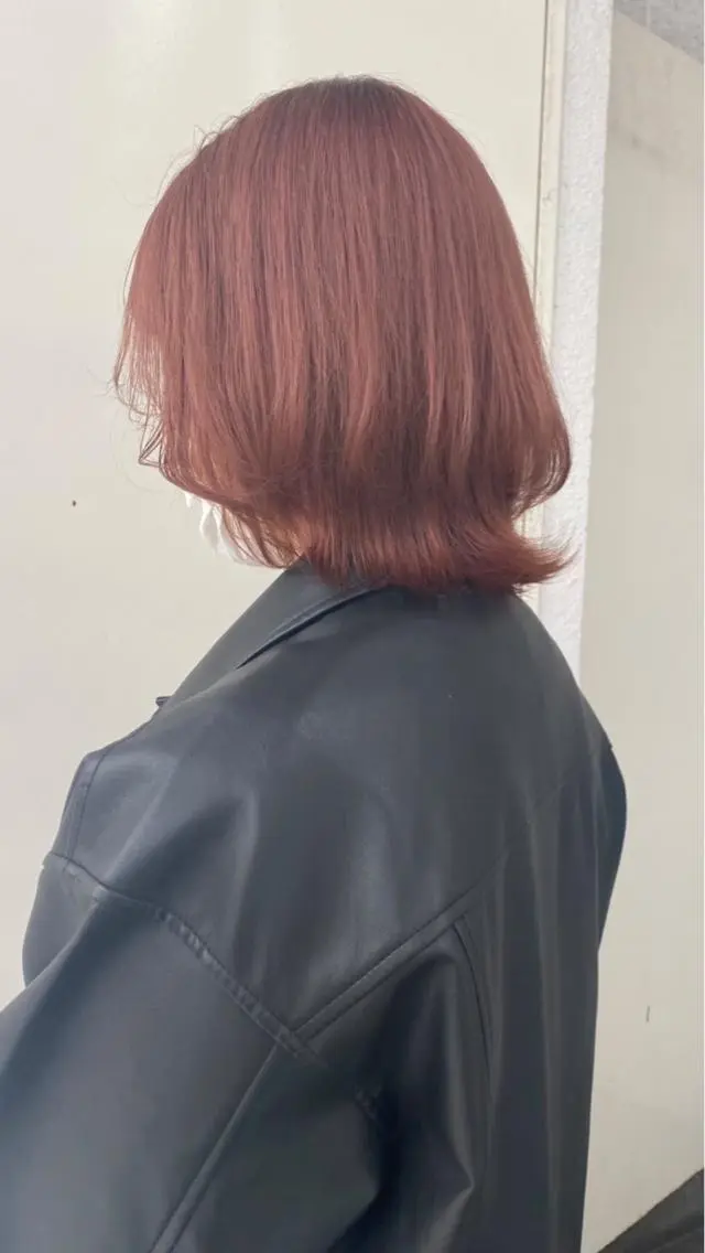 ミディアム カラー カット ヘアカラー トリートメント 韓国🇰🇷レイヤー 映える顔周り🩷のヘアスタイル