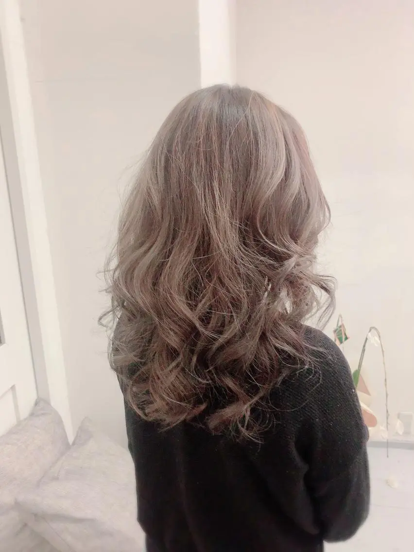 ロング カラー ブリーチ グレージュ カット ヘアカラー トリートメント 💎JADE GRACE💎のヘアスタイル