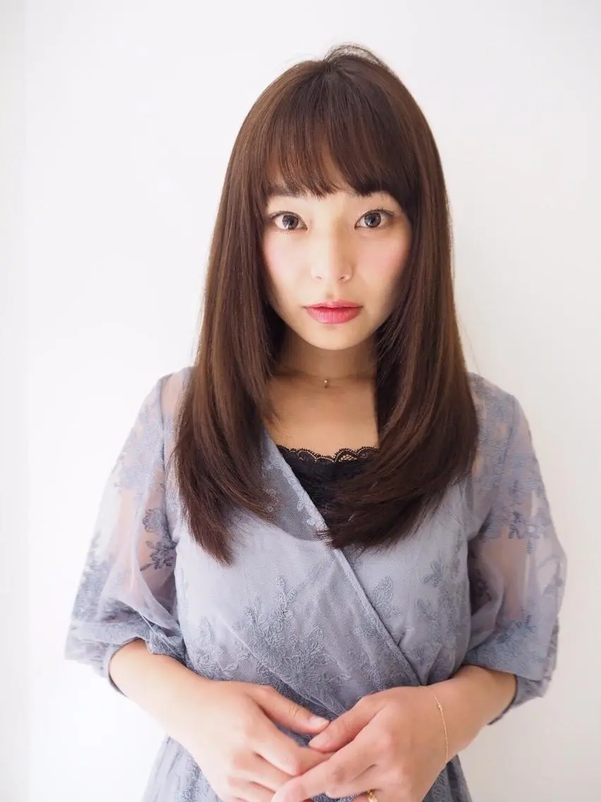 ミディアム 小林 永佳のヘアスタイル