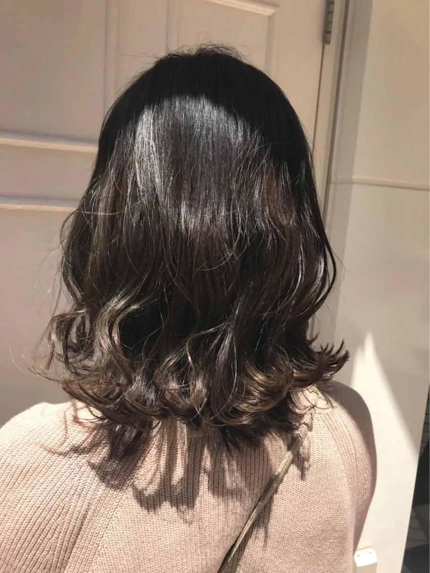 ミディアム カラー グレージュ Blanco Color&Careのヘアスタイル