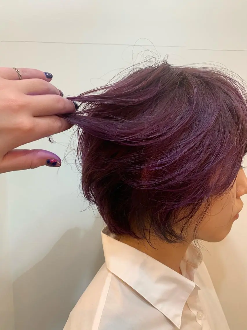 ショート カラー パーマ ブリーチ ブルーカラー ブルーパープル パープルカラー ヘアカラー トリートメント 🍑艶髪✖️暖色系 ✨momoka🍑のヘアスタイル