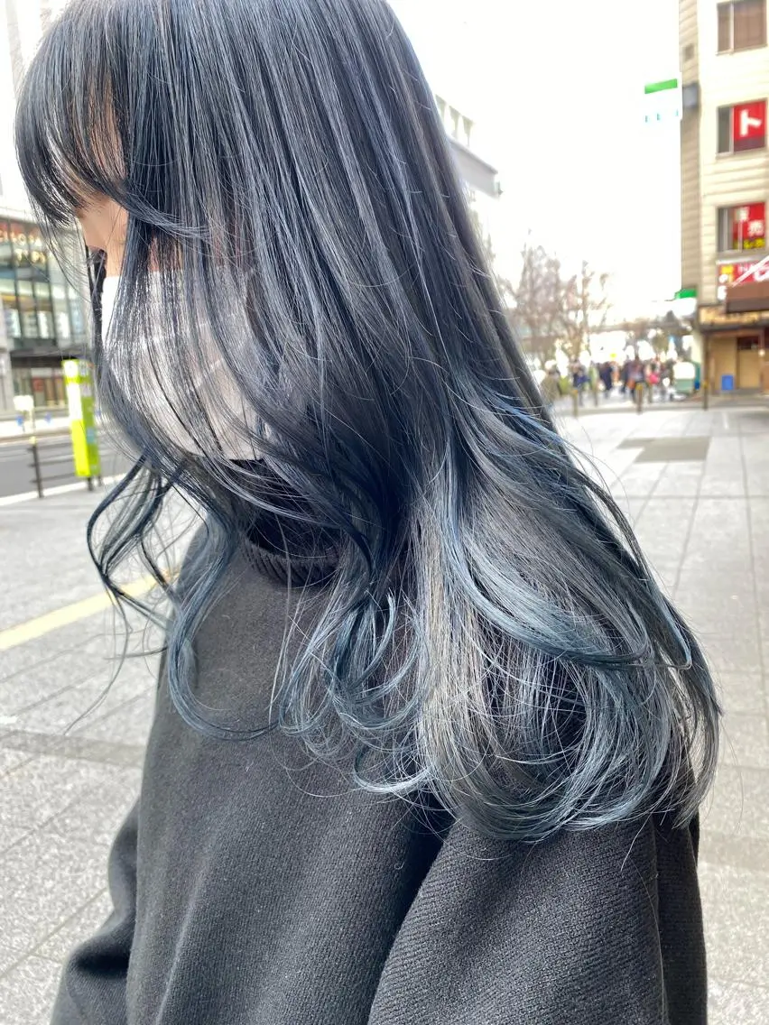 セミロング カラー ブリーチ カット 縮毛矯正 ツキノキ ミナのヘアスタイル