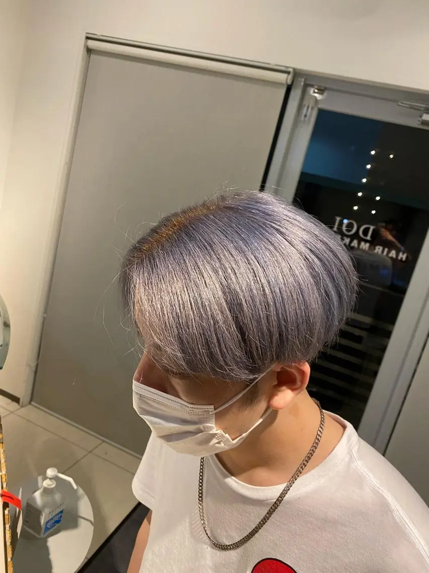 ショート カラー メンズ シルバー ヘアカラー 土井 祐之介のヘアスタイル