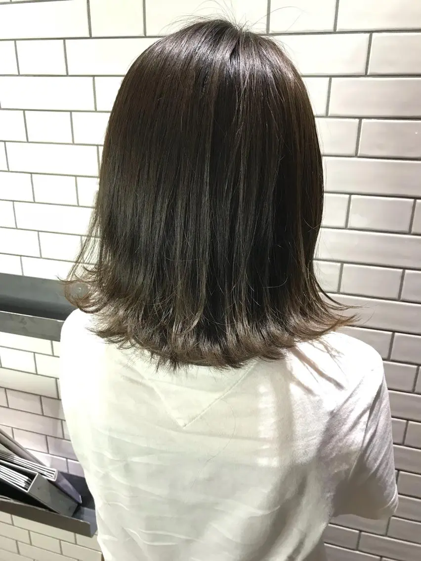 ミディアム カラー レイヤー べージュ 白石研太のヘアスタイル