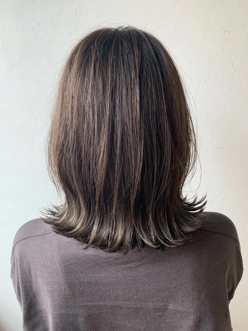 ミディアム くびれヘア カット ヘアカラー トリートメント レイヤー🍓Sap 美桜🌸mioのヘアスタイル