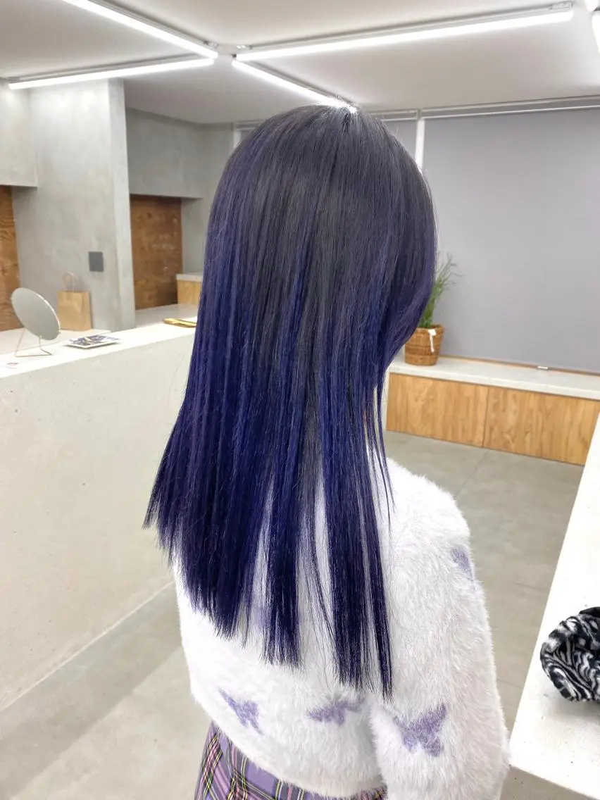 ロング カラー バレイヤージュ ブルーカラー ブルーバイオレット バイオレットカラー レイヤーカット 村田 春歌のヘアスタイル