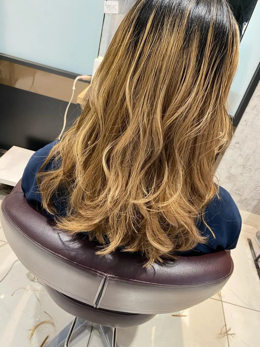セミロング ヘアアレンジ レイヤーカット アイリスト 蓑島伶奈の眉毛・アイブロウイメージ