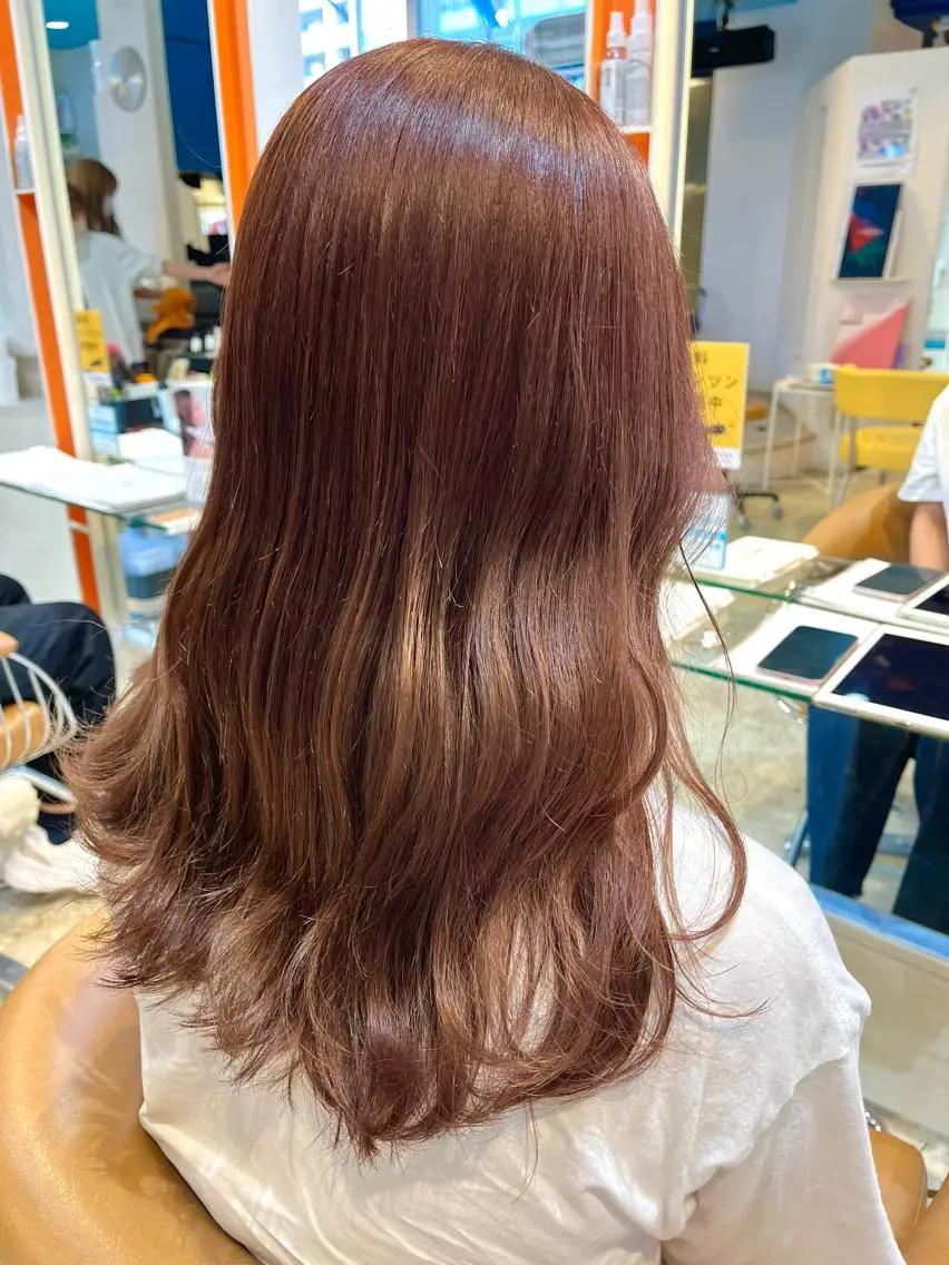 ミディアム カラー ベージュカラー ピンクカラー ピンクベージュ カット ヘアカラー うしだ かおるのヘアスタイル