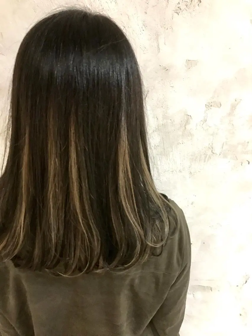 セミロング レイヤーカット 新井 広樹のヘアスタイル
