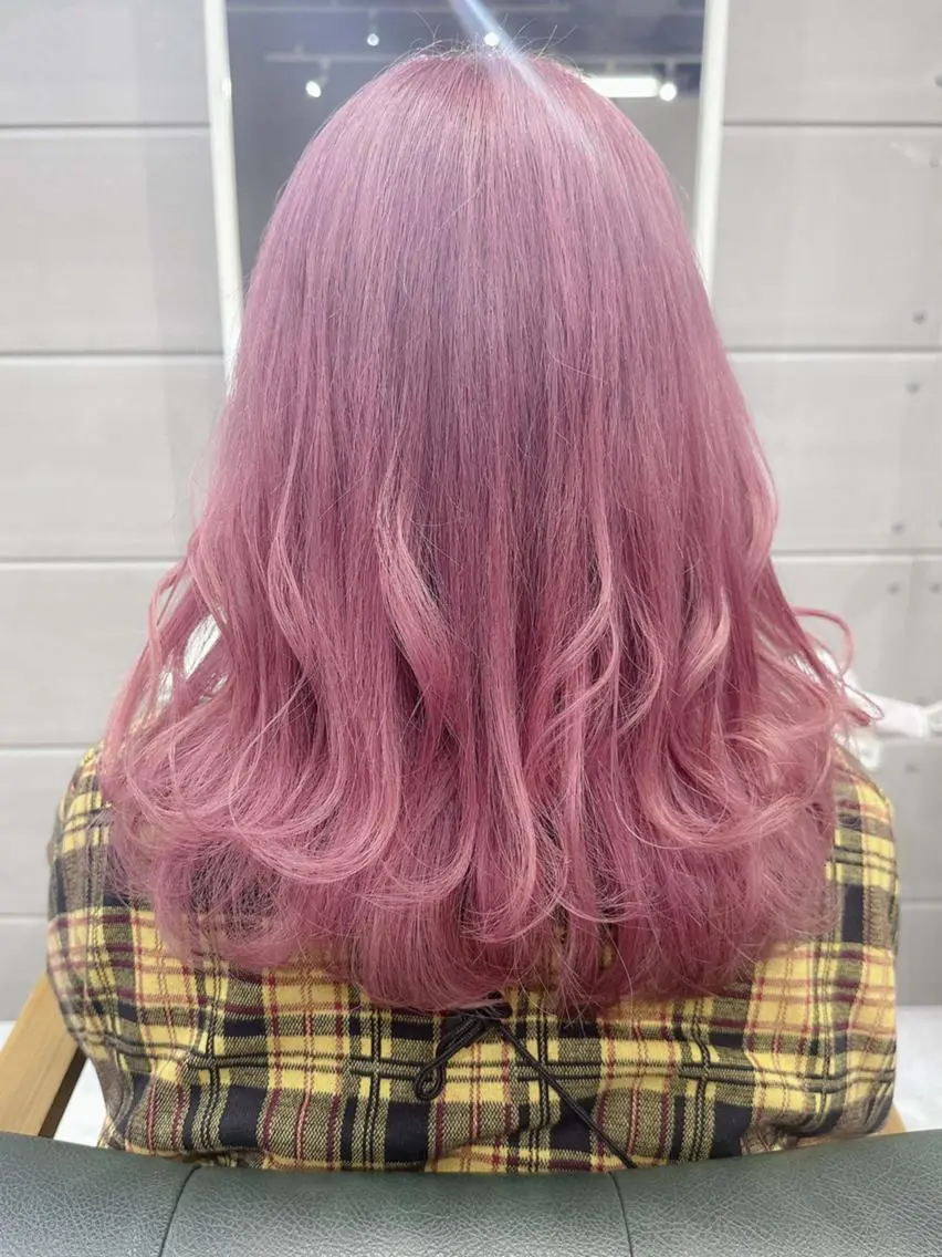 セミロング カラー ヘアアレンジ ハイトーンカラー ピンクカラー モテ髪透明感❤️ デイズヘアカラーのヘアスタイル