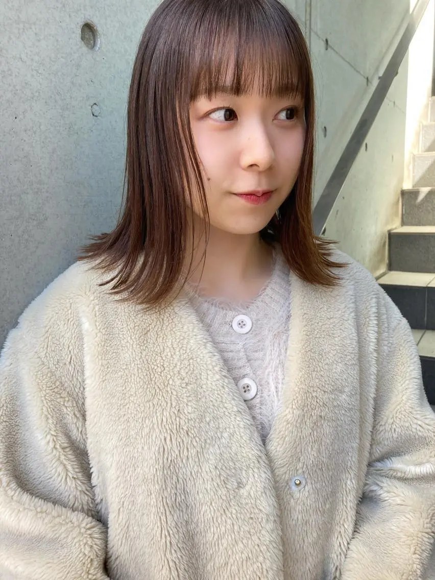 ミディアム 髪質改善 トリートメント 顔まわりレイヤー デザインカットのヘアスタイル