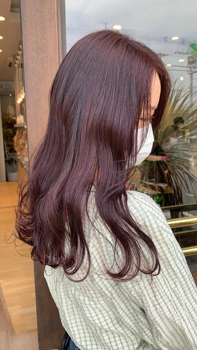 セミロング カラー ピンクカラー ピンクパープル パープルカラー 比嘉 千咲のヘアスタイル
