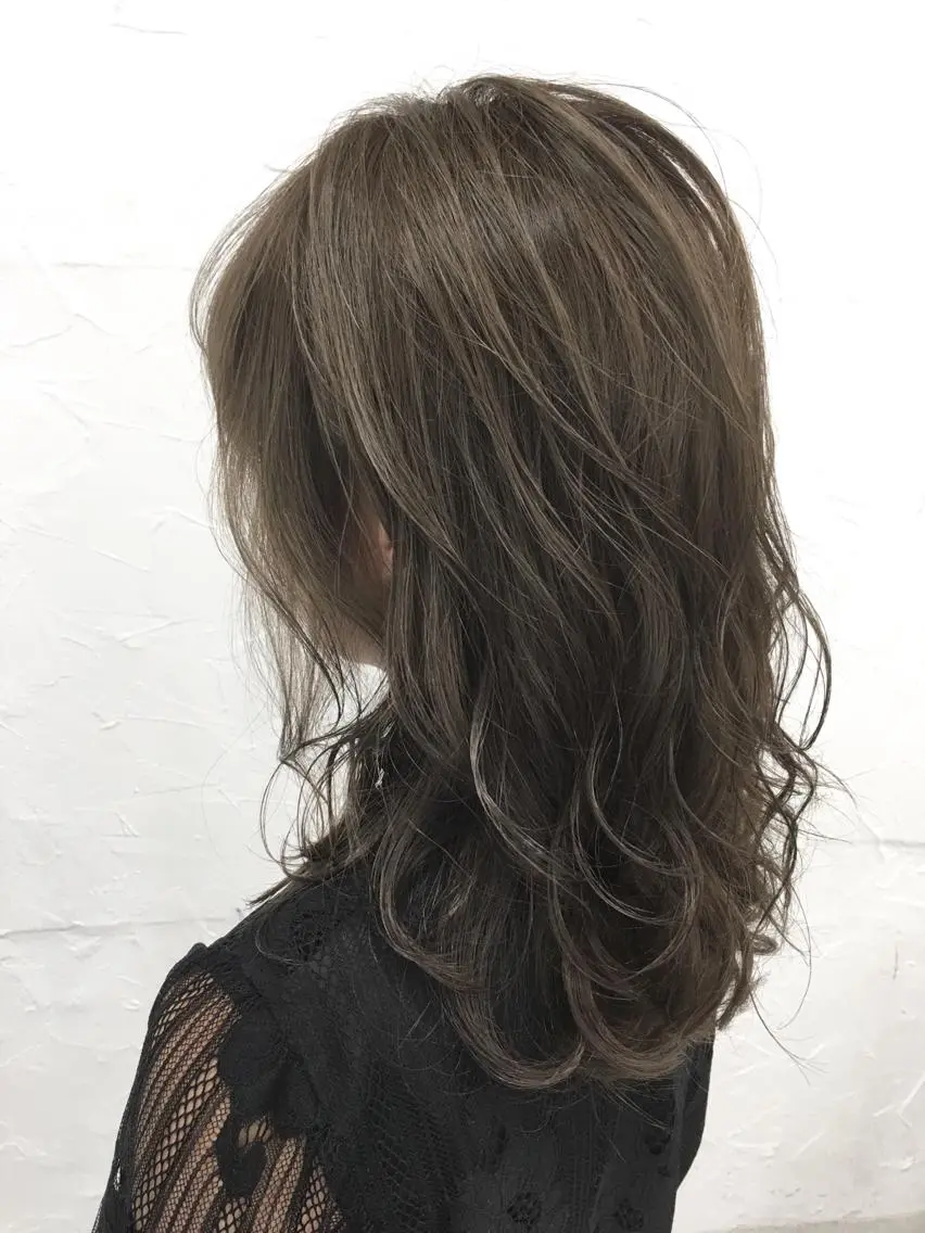 セミロング カラー アッシュ ハイライトカラー ハイライト 脱!黒髪 ダブルカラー【上野】のヘアスタイル