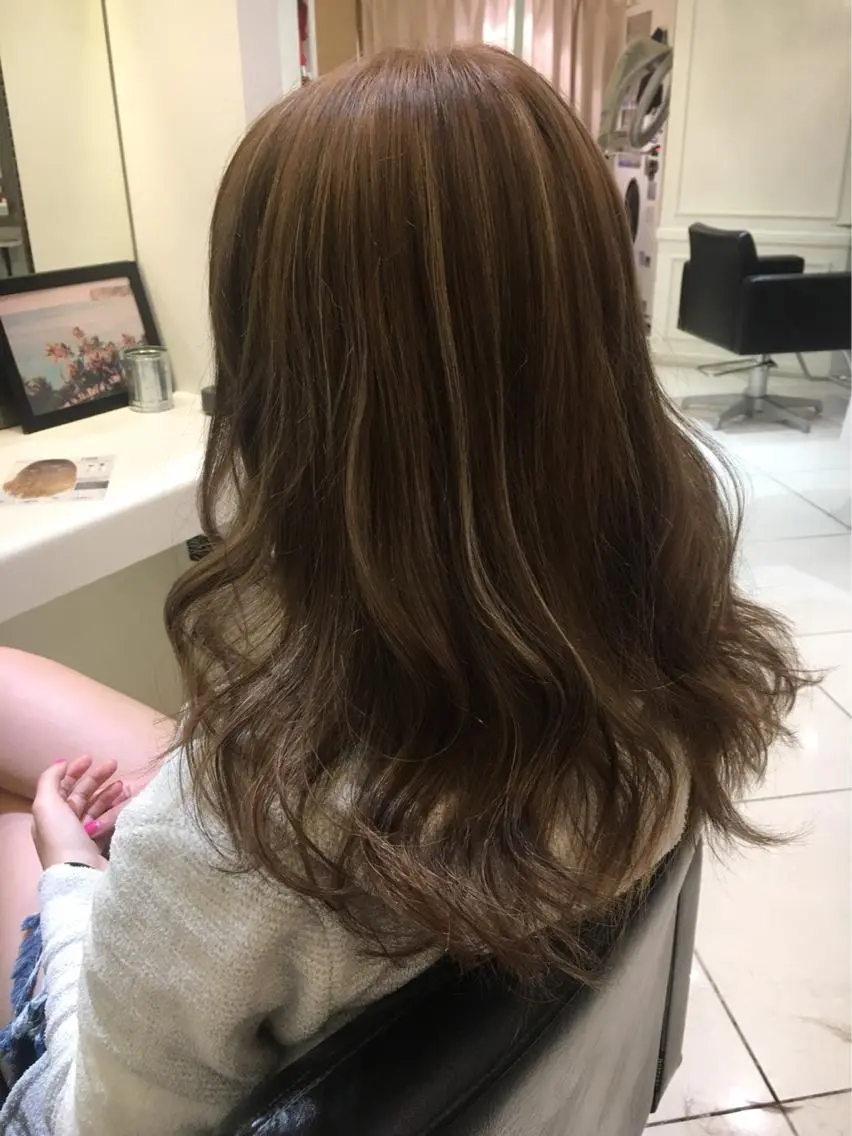 ミディアム 外国人風カラー ハイライト WELLY TO KYOメンズカットのヘアスタイル