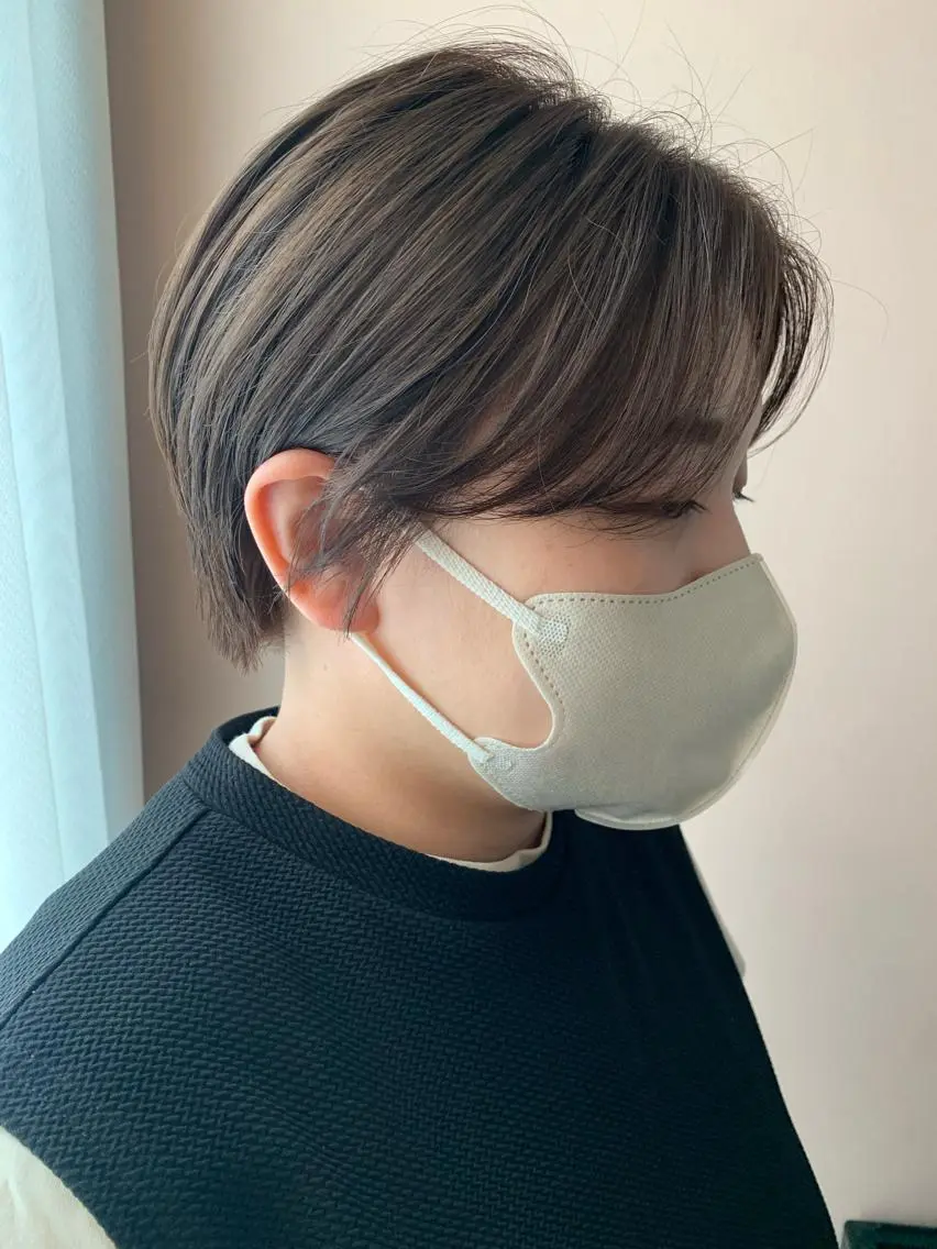 ショート カラー ベージュカラー 透明感カラー ショートヘア hubhair レイヤー/透明感のヘアスタイル