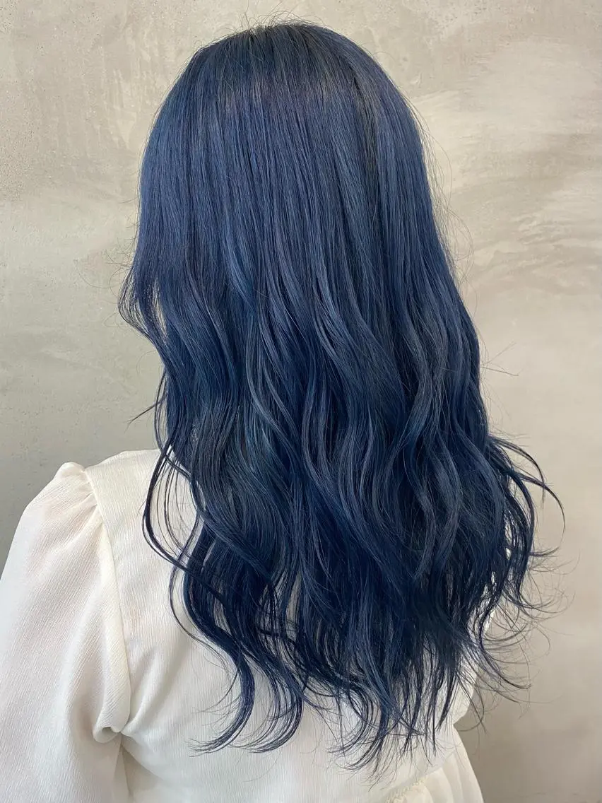 ロング カラー ブリーチ ブルーカラー ネイビーカラー カット ヘアカラー トリートメント 🫧透明感カラー🫧 OIKAWAのヘアスタイル
