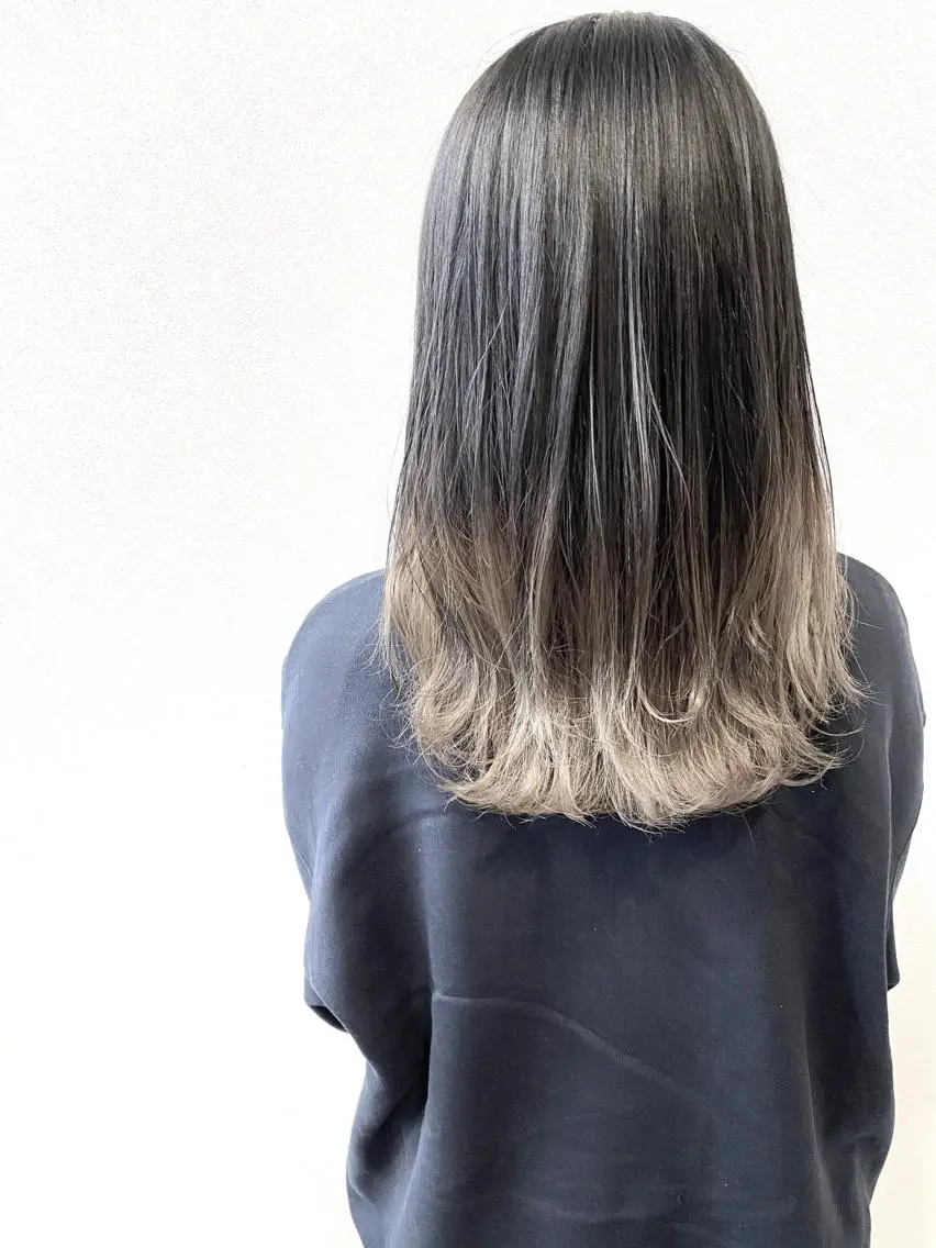 ロング ヘアカラー MYRTLE TSUNODAのヘアスタイル