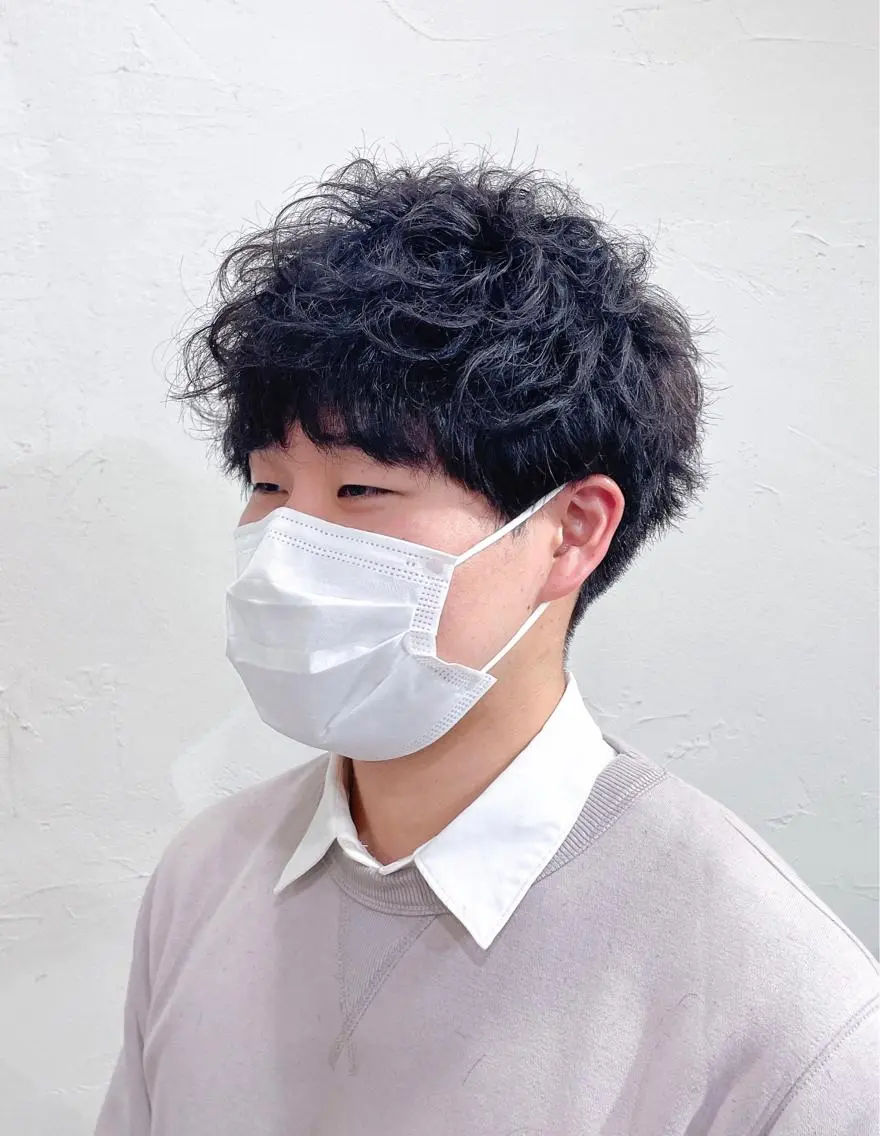 ショート メンズ マッシュ メンズパーマ 刈り上げ 外ハネヘア かんばら りょーいのヘアスタイル