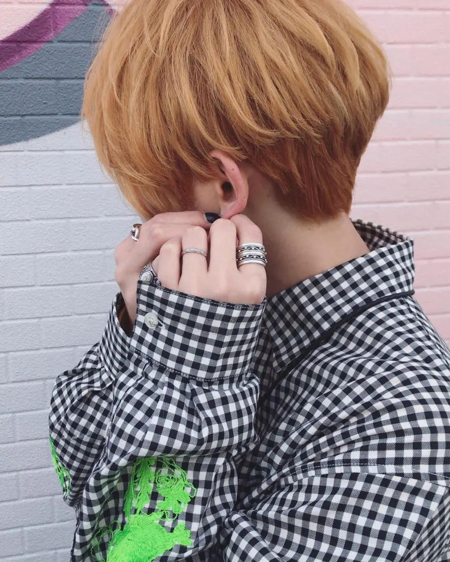 ショート カラー ヘアアレンジ メンズ メンズブリーチ ブリーチ オレンジ カット ヘアカラー トリートメント 岡崎 浩大のヘアスタイル