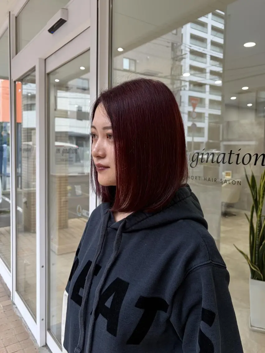 セミロング カラー ブリーチ ボルドーカラー レッドカラー 韓国ヘアケアブリーチ 莉奈のヘアスタイル