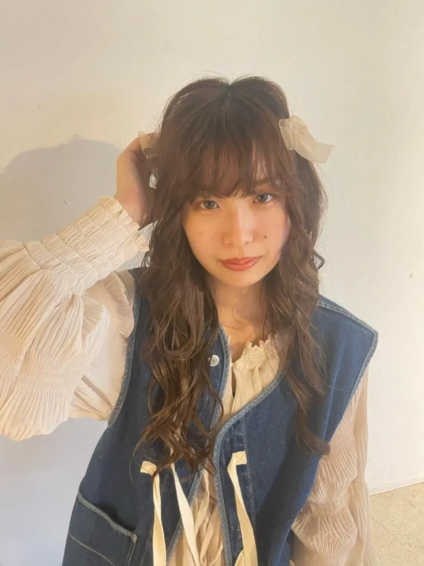 ロング カラー パーマ ヘアアレンジ 久我 彩音のヘアスタイル