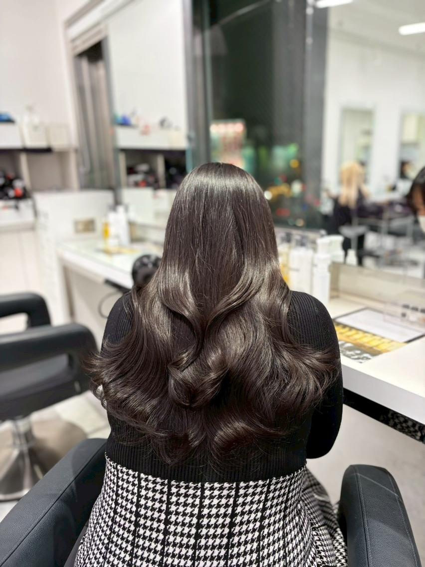 カラー うる艶透明感🫧 横浜WILLのヘアスタイル