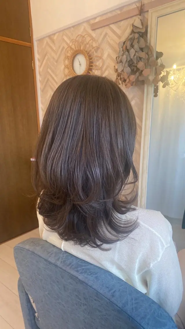 ミディアム レイヤーカット 戸川 浩子のヘアスタイル