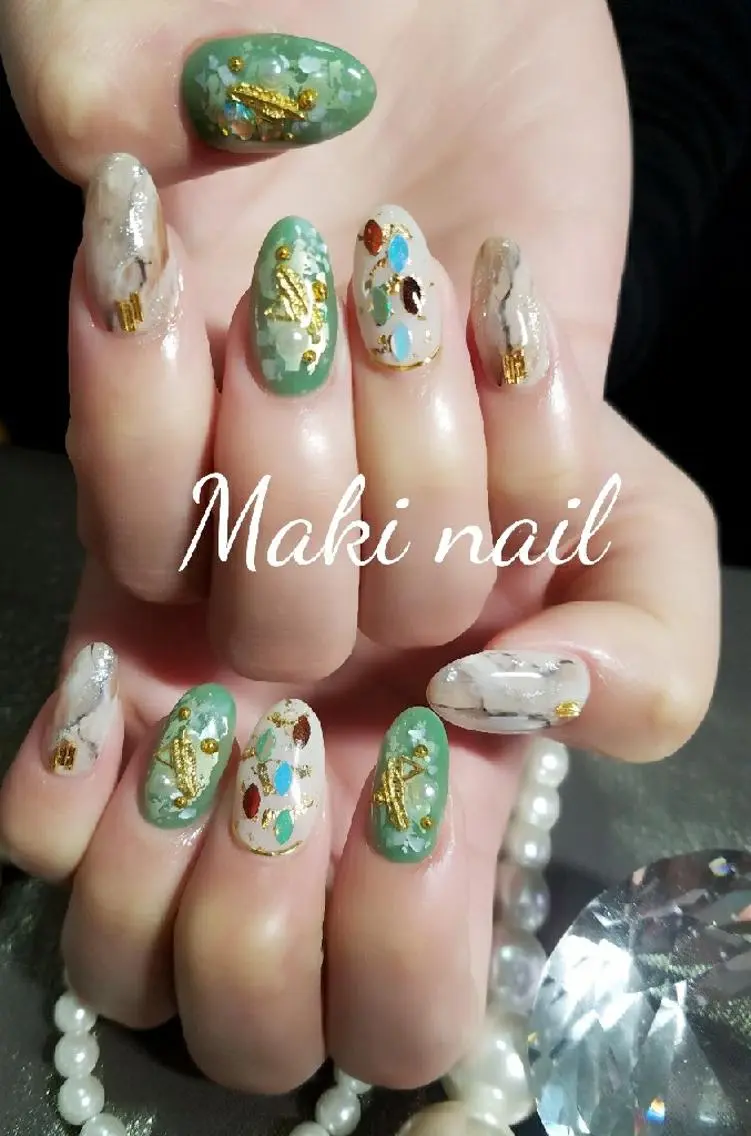 ネイル ショート ジェルネイル ･:*+.✳︎˚✧₊ MAKI NAILのネイルデザイン