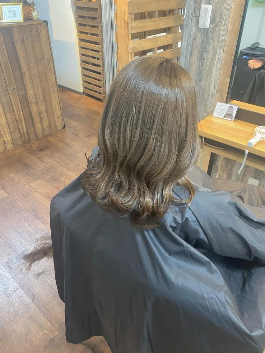 ミディアム カラー アッシュ カット ヘアカラー Luzir⭐︎ GEN⭐︎のヘアスタイル